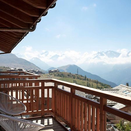 Hôtel Grandes Rousses Alpe d'Huez Exterior foto A balcony in Les Saisies