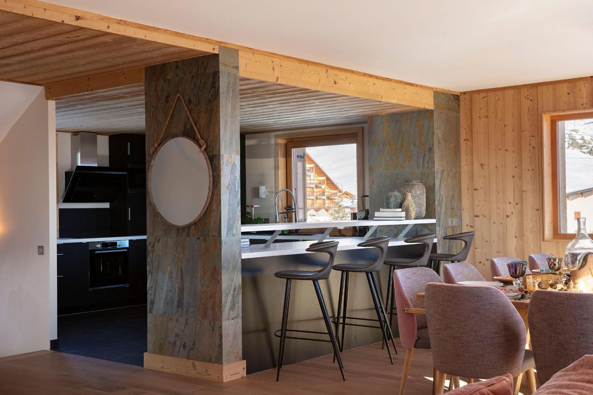Hôtel Grandes Rousses Alpe d'Huez Exterior foto A kitchen in a chalet